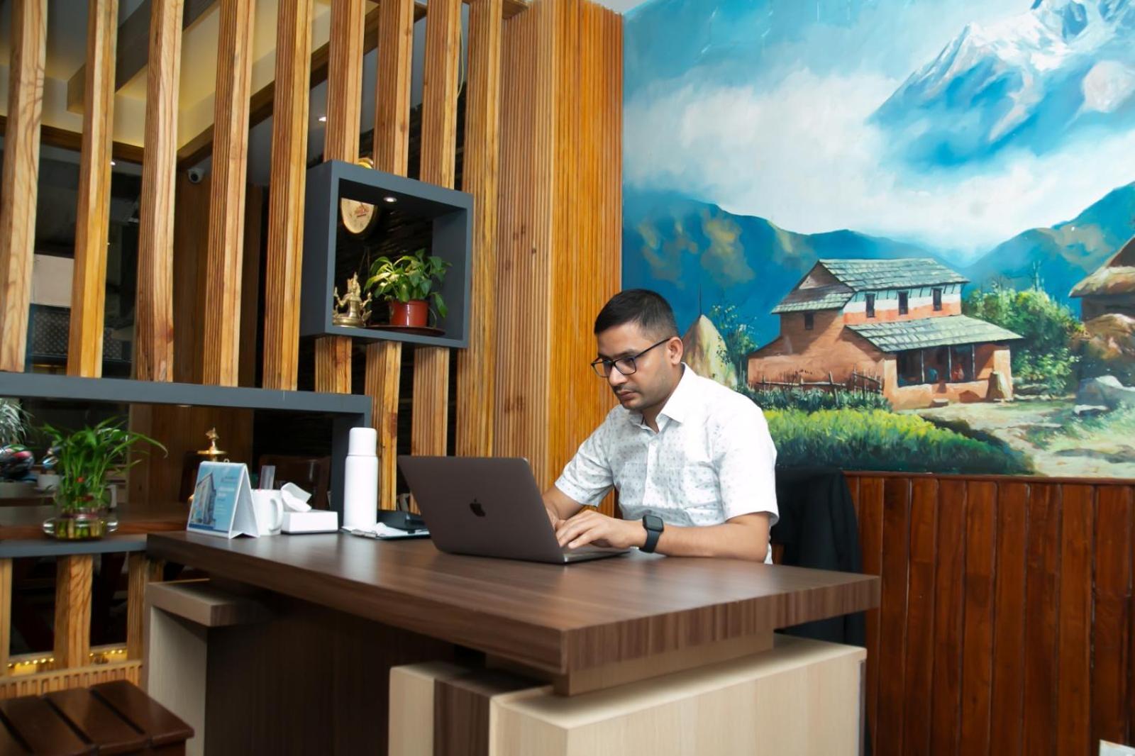 Hotel Maya Boutique & Apartment カトマンズ エクステリア 写真